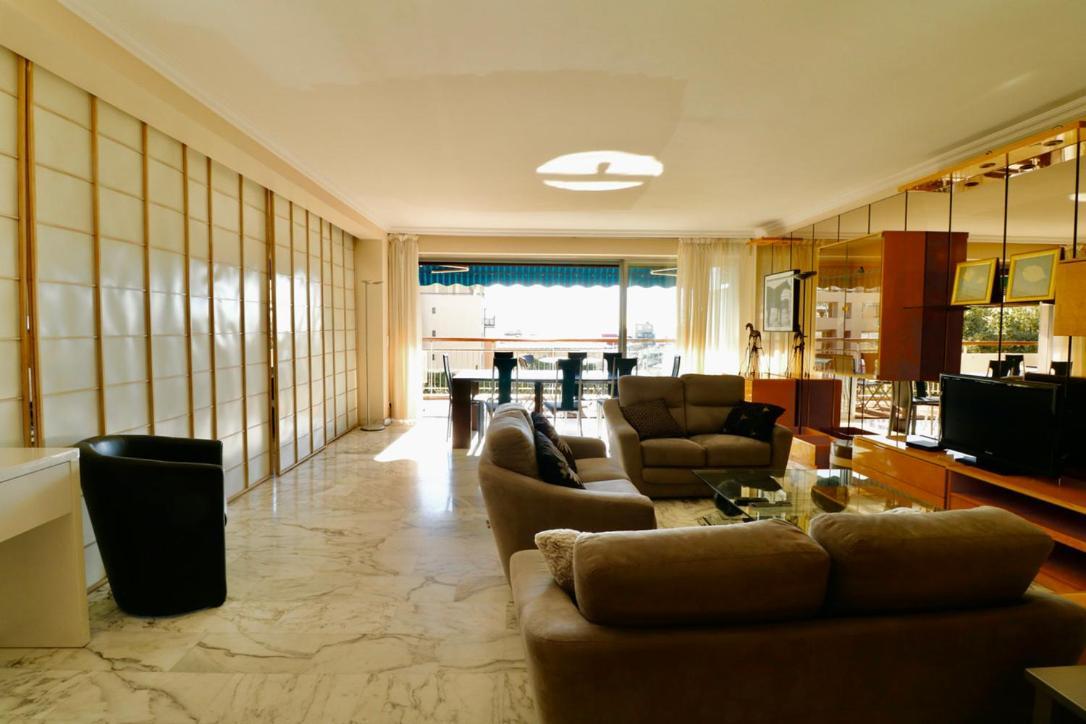 2, 3 And 4 Bedroom Sea View Forville Apartments 5 Mins From The Palais Кан Екстериор снимка