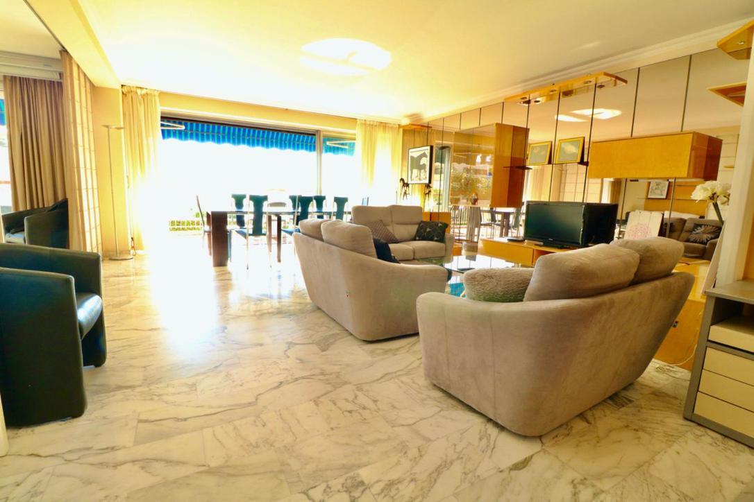 2, 3 And 4 Bedroom Sea View Forville Apartments 5 Mins From The Palais Кан Екстериор снимка