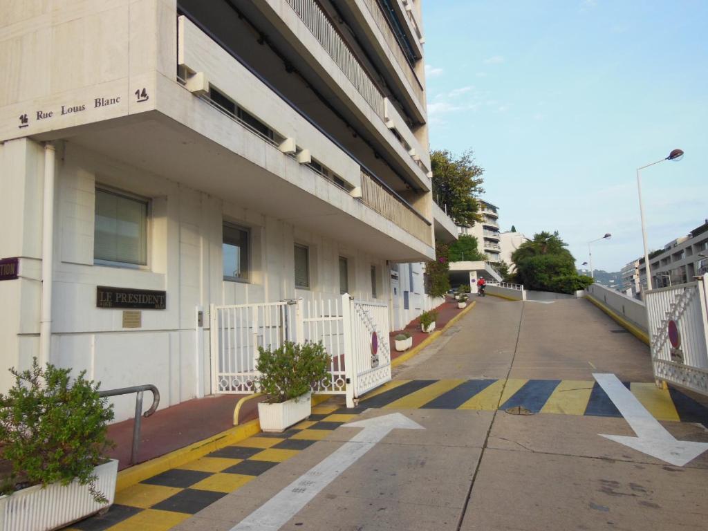 2, 3 And 4 Bedroom Sea View Forville Apartments 5 Mins From The Palais Кан Стая снимка