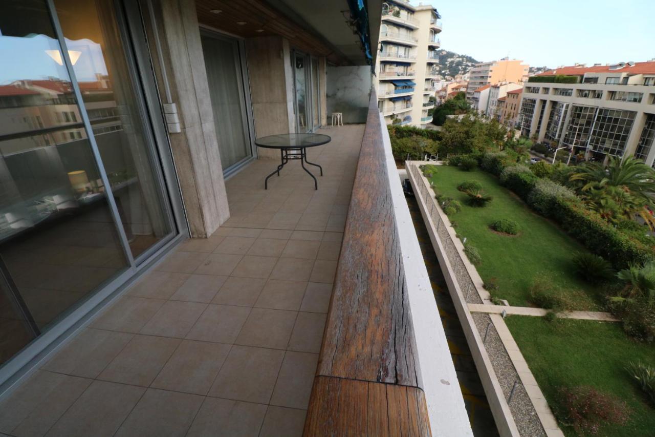 2, 3 And 4 Bedroom Sea View Forville Apartments 5 Mins From The Palais Кан Екстериор снимка